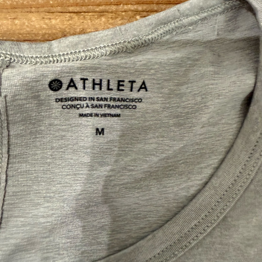 ⭐️ BUNDLE 2️⃣ Athleta Women's Solar UPF Tanks ⭐️
Size M - Picture 10 of 11